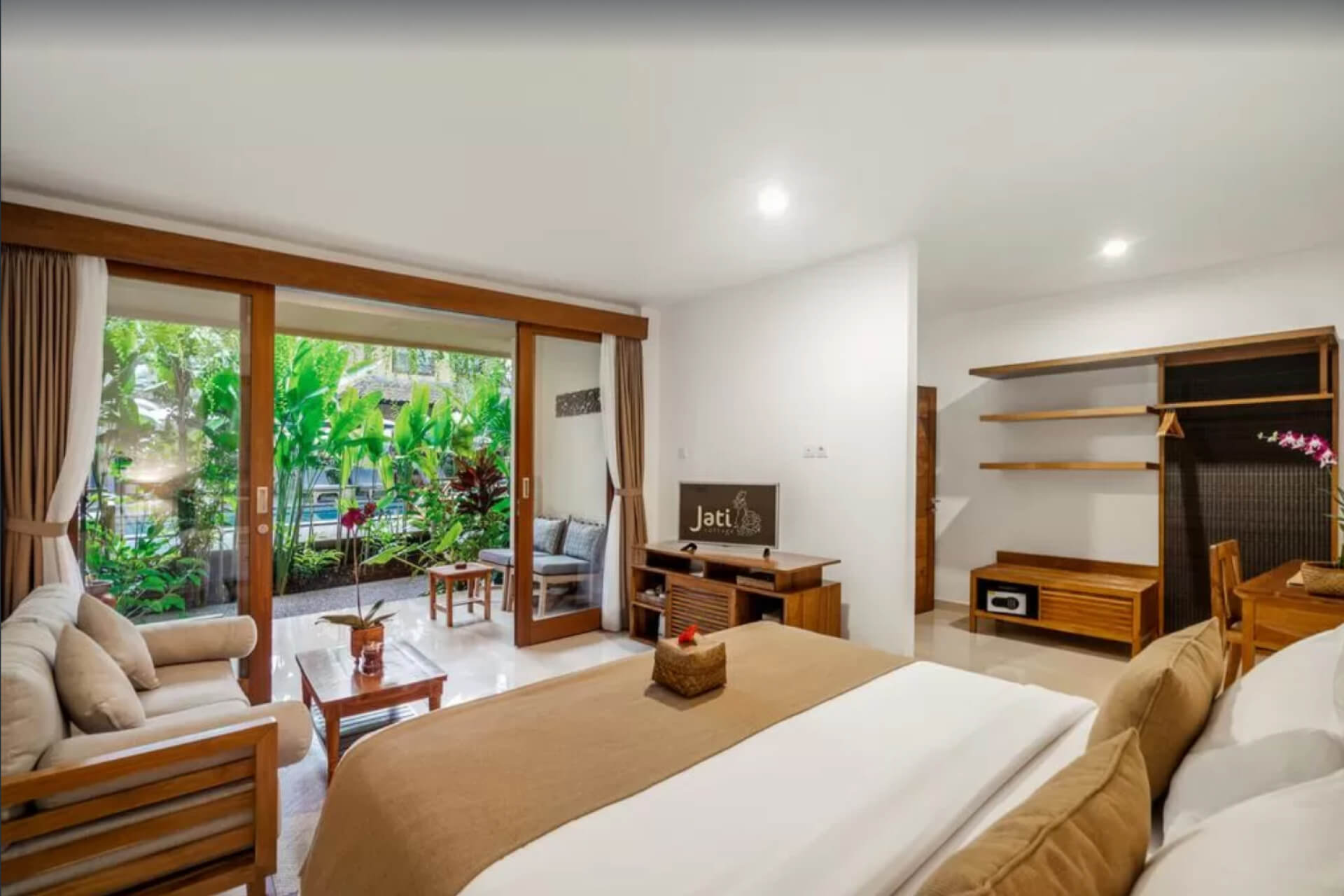Jungle Retreat Eco House